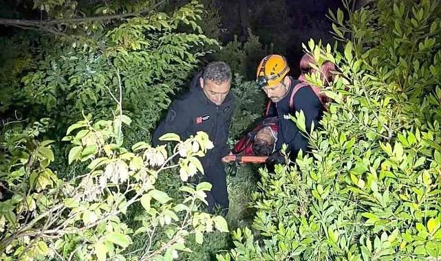 Kayalıklardan düşen amatör balıkçıyı AFAD ve itfaiye ekipleri kurtardı