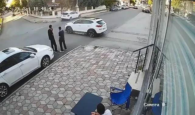 Kazaya sebebiyet veren cip, bir şey olmamış gibi olay yerinden uzaklaştı