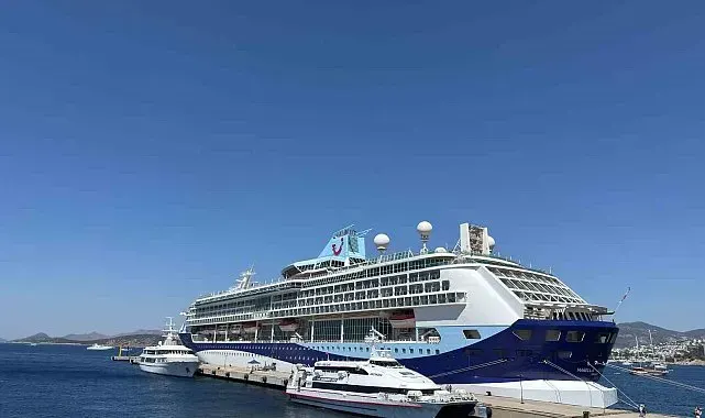 Bodrum'a turist akını; Deniz yoluyla 1760 turist geldi