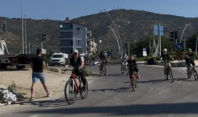 Bayındır'da sağlıklı yaşam için pedal çevirdiler