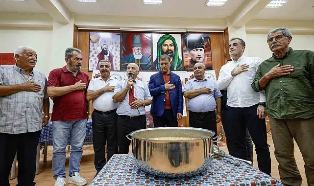 Başkan Tugay aşure lokmasını paylaştı