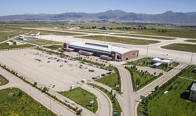 Erzurum Valiliği'nden havalimanı açıklaması