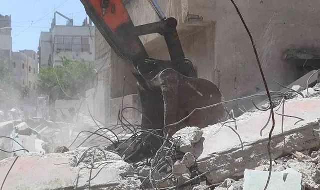 Gazze'de enkaz altındaki cenazeleri çıkarma çalışmalarında ikinci aşamaya geçildi