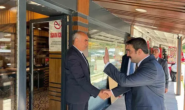 Arpaçay Kaymakamı Muhammed Burak Akköz vatandaşlarla vedalaştı