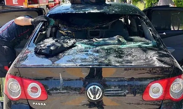Osmaniye'de otomobilde çıkan yangın itfaiyenin müdahalesiyle söndürüldü