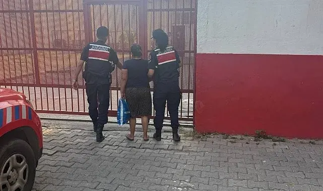 Kuşadası'nda 8 yıl 4 ay hapis cezası ile aranan kadın şahıs yakalandı