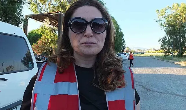 Balıkesir'de sağlık çalışanları sahilde çevre temizliği yaptı