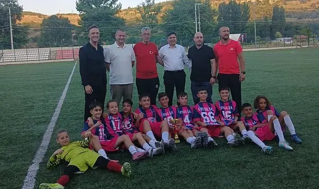 Bilecik U11 Gençler Ligi şampiyonu 4 Eylülspor oldu