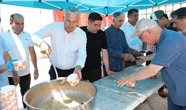 Aksu Belediyesi'nden aşure ikramı