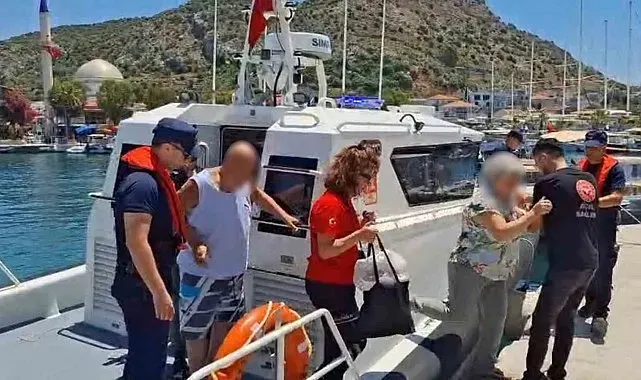 Tekne gezisinde rahatsızlanan vatandaşa tıbbi tahliye