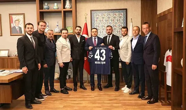 Kütahyaspor Heyeti, Vali Musa Işın ve Belediye Başkanı Eyüp Kahveci ile görüştü