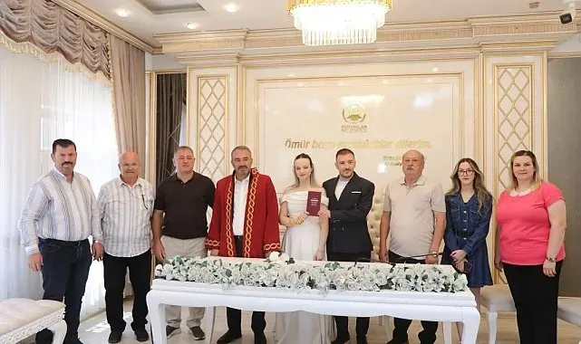 Belediyeden popüler tarihte nikah kıyan çiftlere jest