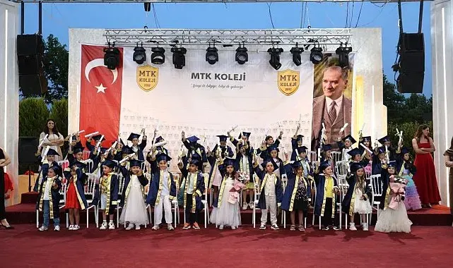 MTK Koleji'nde hem mezuniyet hem karne heyecanı