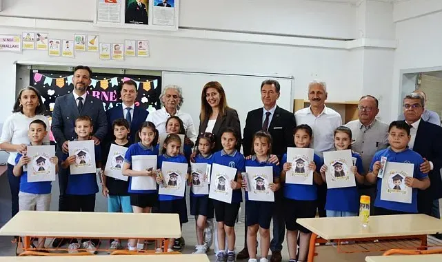 Manisa'da 268 bin 553 öğrenci karne heyecanı yaşadı