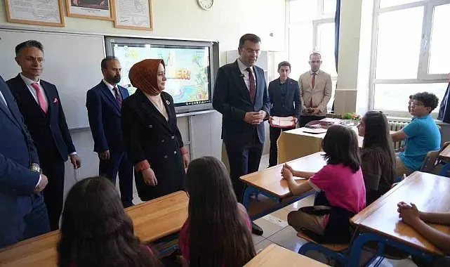 Niğde'de 67 bin 811 öğrenci karne heyecanı yaşadı