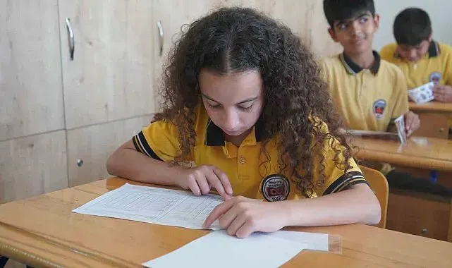 Şırnak'ta 152 bin öğrenci karne heyecanı yaşadı