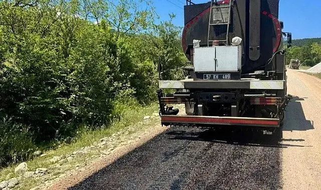 Sinop'ta köy yolları yenileniyor