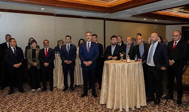 Bakan Fidan, Kanada'da Türk iş adamlarıyla bir araya geldi