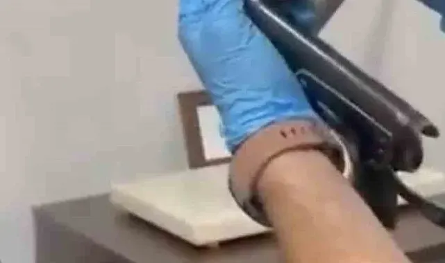 Başkan yardımcısının odasından ruhsatsız silah çıktı
