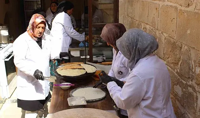 Midyat'ta kadın girişimciler el emekleri ile yöresel ürünleri tanıtıyor