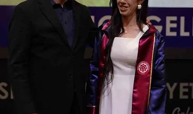 İlk mezuna başkandan iş sürprizi