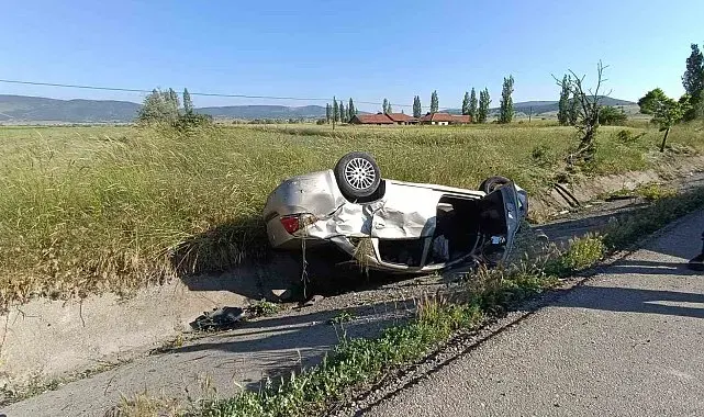 Devrilen otomobilde bir kişi öldü, 3 kişi yaralandı