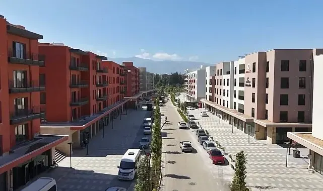 Depremin ardından yeniden inşa edilen Antakya'nın kalbinde ticaret yeniden başladı
