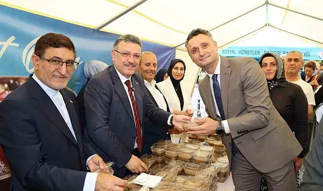 Trabzonlular'a Büyükşehir Belediyesi'nden aşure ikramı