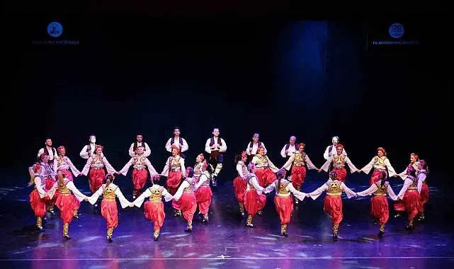 Altınköprü Halk Dansları Topluluğu kültürel bir şölene imza attı