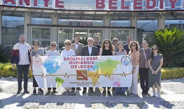 Burhaniye'de bağımlılıkla mücadelede farkındalık afişleri tanıtıldı