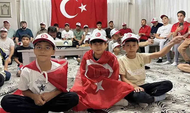 Sabah namazında buluştular, Dünya Kupası heyecanını camide yaşadılar