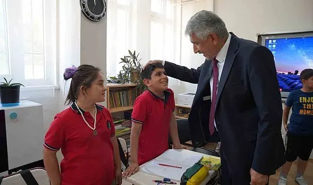 Başkan Hallaç'tan özel öğrencilere anlamlı ziyaret