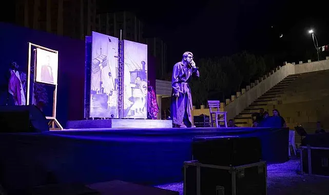 Mersin'de tiyatro vatandaşın ayağına gidiyor