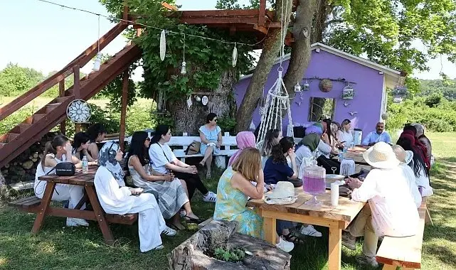 Sinop'ta lavanta bahçesinde bilimsel söyleşi