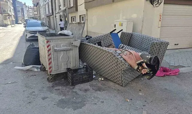 Konteynere sığmayan hacimli eşyalar çevre kirliliğine yol açıyor