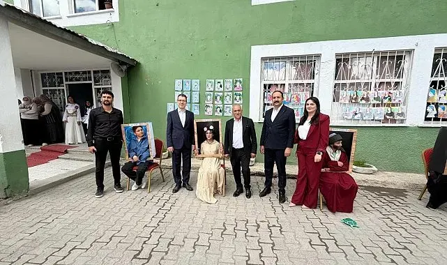 Diyadin'de öğrencilerin eserleri sergilendi