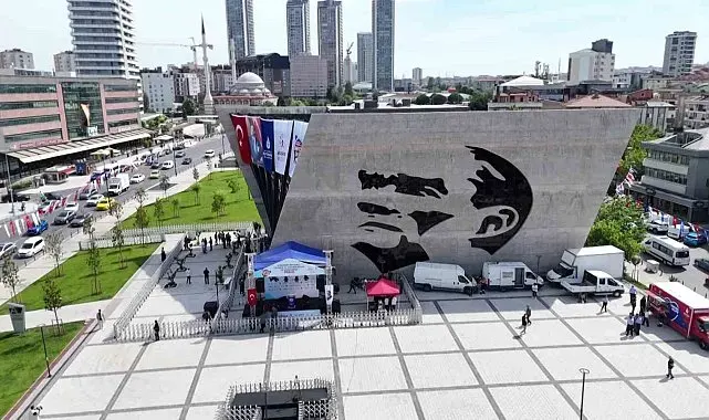 Ataşehir'de Yüzüncü Yıl Atatürk Müzesi ve Kütüphanesi ile İçerenköy Meydanı açıldı