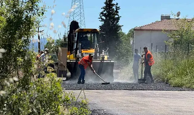 Karabük'te sıcak asfalt çalışmaları devam ediyor