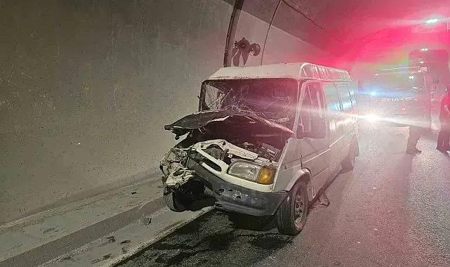 Osmangazi Tüneli içindeki trafik kazasında, 1'ağır 3 kişi yaralandı