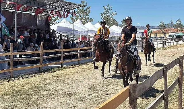 Tavşanlı'da Rahvan At Yarışları heyecanı yaşandı