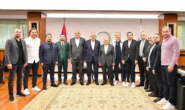 Kayserispor yönetiminden Başkan Büyükkılıç'a ziyaret