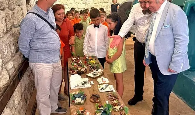 Atıklar minik ellerde sanat eserine dönüştü
