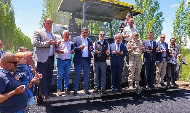 Bayburt'ta asfalt sezonu Buğdaylı-Aydıncık-Dikmetaş güzergâhında başladı