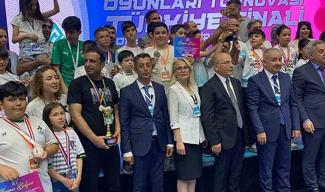 Siverekli öğrenci akıl ve zeka oyunlarında Türkiye birincisi oldu
