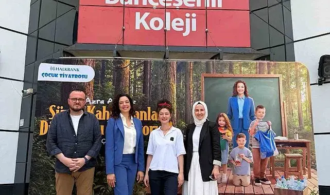 Azra Akın Bahçeşehir Kolejinde