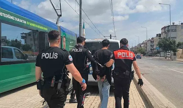 Polisi görünce kaçmak istedi, 34 dosyadan 23 yıl hapis cezası ile arandığı ortaya çıktı