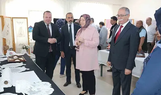 Şuhut Halk Eğitim Merkezinin yıl sonu sergisi büyük ilgi gördü