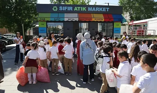 Kütahya'da Çevre Haftası'nda öğrencilerden doğaya destek