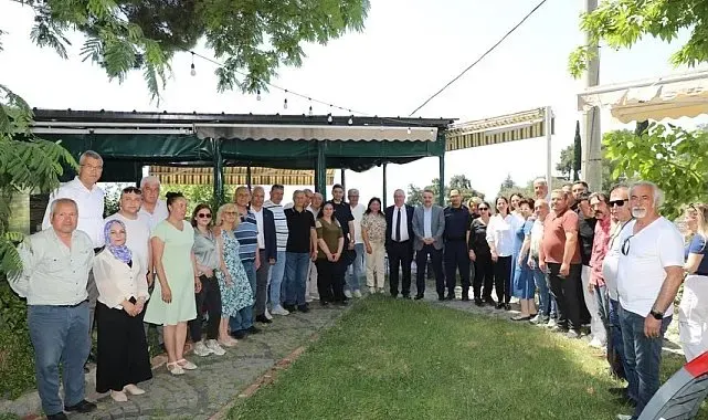 Protokol ve muhtarlar Altınoluk'ta bir araya geldi