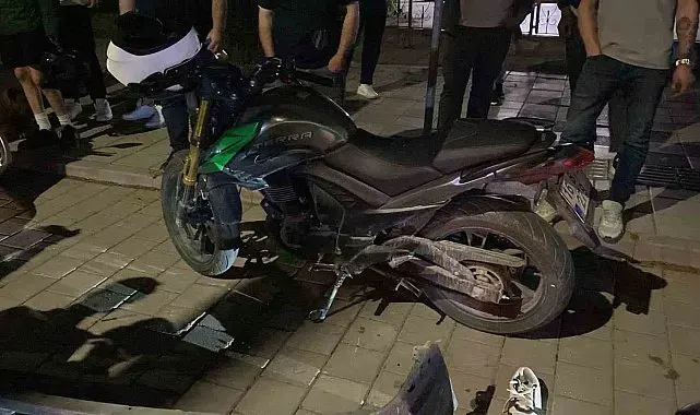 Kaza yapan alkollü sürücü, olay yerinden kaçtı: 17 yaşındaki genç ağır yaralandı